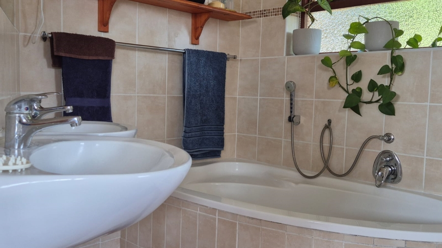 3 Bedroom Property for Sale in Stilbaai Wes Western Cape